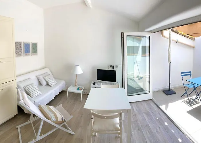 La Petite Maison Bleue