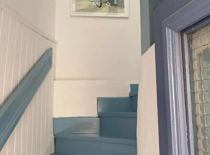 La Petite Maison Bleue